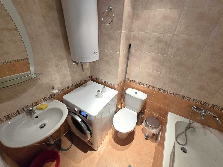 Дава се под наем Двустаен апартамент в Банско - 65 кв.м за 348.84 € - Снимка #2