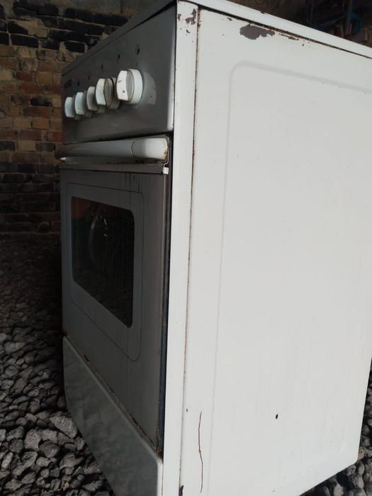 Газ плита работает