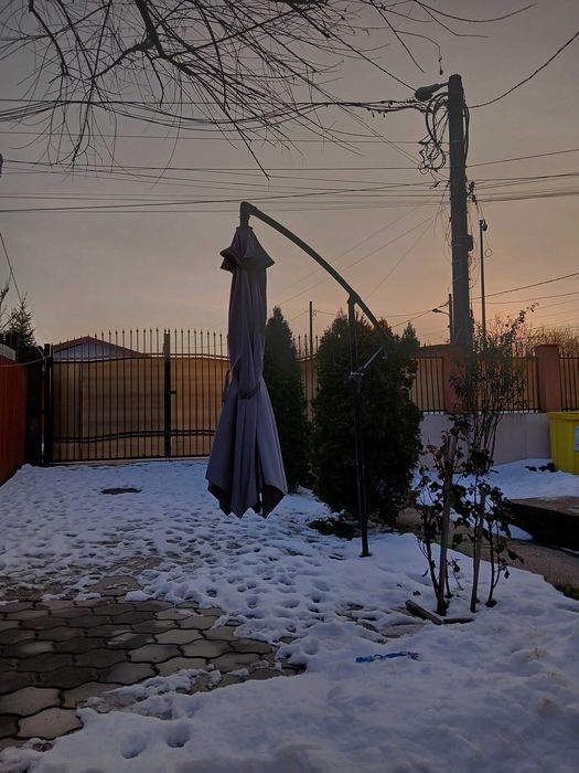 Umbrelă grădină stare foarte bună