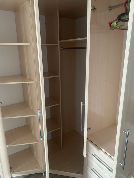 Продам шкаф угловой