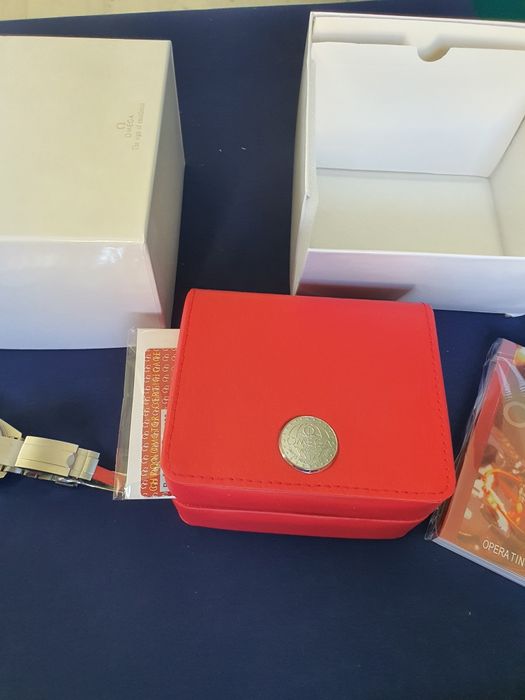 Cutie pentru ceas tip omega