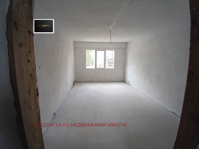 Продава се Тристаен апартамент в Перник, Изток - 94 кв.м за 795 €/кв.м - Снимка #6
