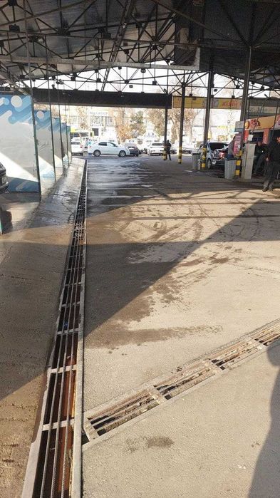 Место для Автосалона и для Автосервиса под открытом небом