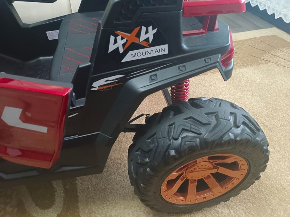 Продается детская машина багги 809