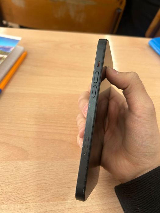 Айфон 14 плюс экран менины