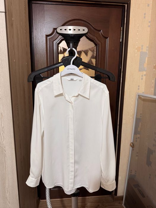 Женская белая рубашка Uniqlo
