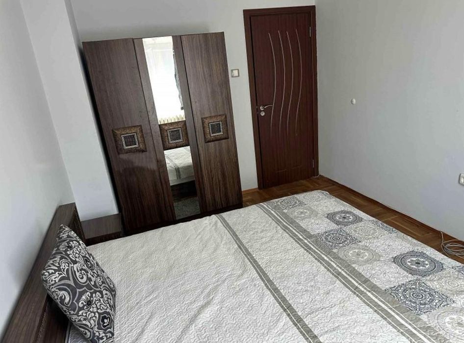 Дава се под наем Тристаен апартамент в София, Център - 58 кв.м за 599 € - Снимка #2