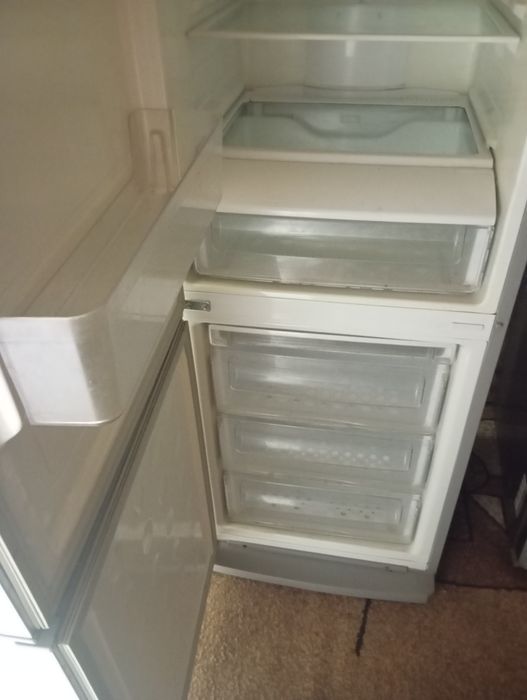Продам холодильник Samsung