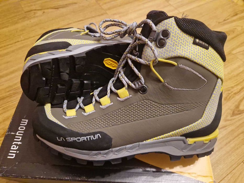 Bocanci, ghete La Sportiva Goretex, munte, tura, scarpa, mammut,salewa