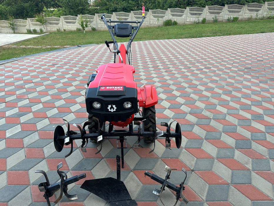 Motocultor ROTAKT 13 CP, 2+1 viteze, stare excelentă, cu accesorii complete