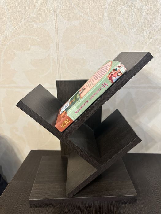 Полочка для книг