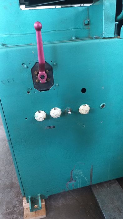 малка студена преса с размери дължина 900 мм.ширина 500 мм.