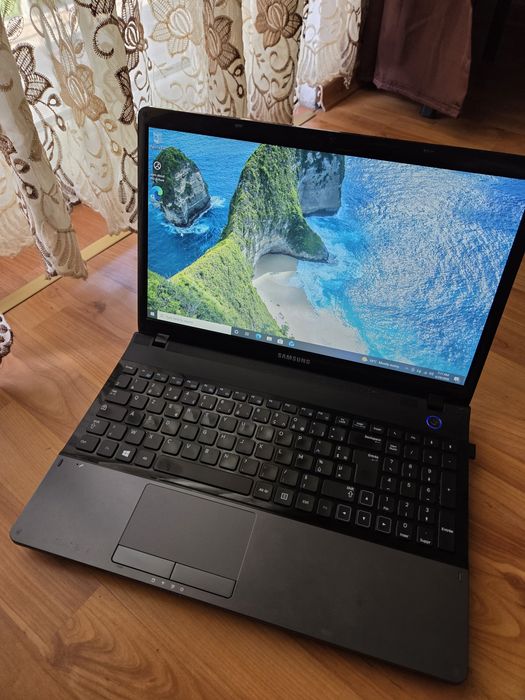 Laptop samsung foarte bun