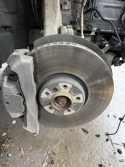 Спирачки Бмв х5/х6 ф15/ф16 М50д (spirachki bmw x5/x6 f15/f16 M50d)