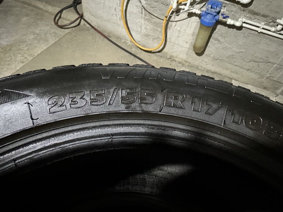 Продам шину 235/55/17 в хорошем