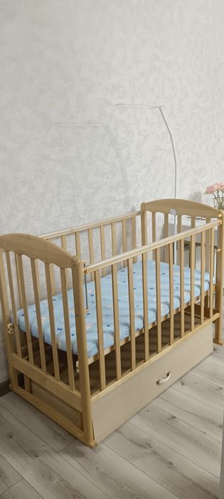 Продам детскую кроватку