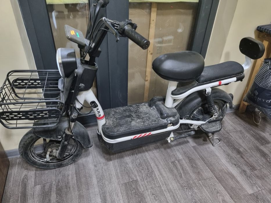 Скутер сотилади янги