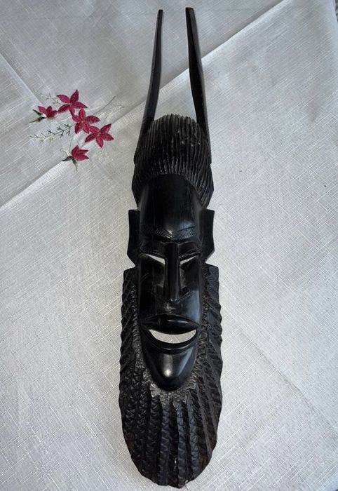 Măști africane din bambus