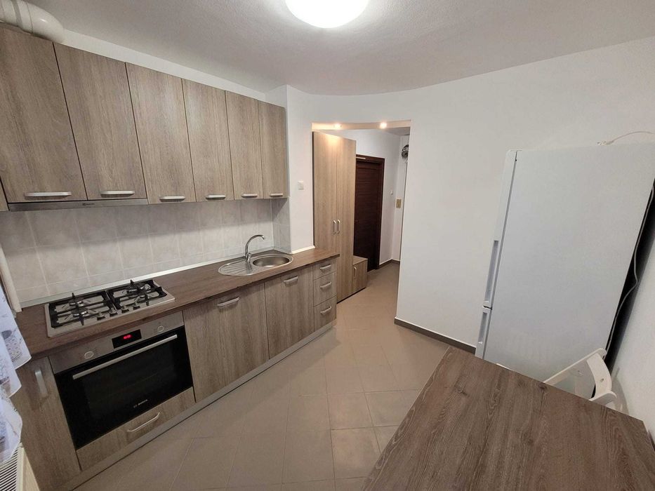 Metrou Dristor 3 minute. Renovat. Bloc mixt. Doar pe termen lung.