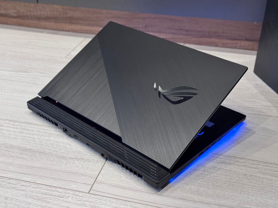 15.6 IPS 120hz /GTX 1660Ti 6GB/ i7 / 16GB /512ssd/Asus ROG STRiX / RGB