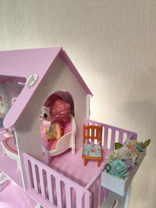 Продам кукольный домик