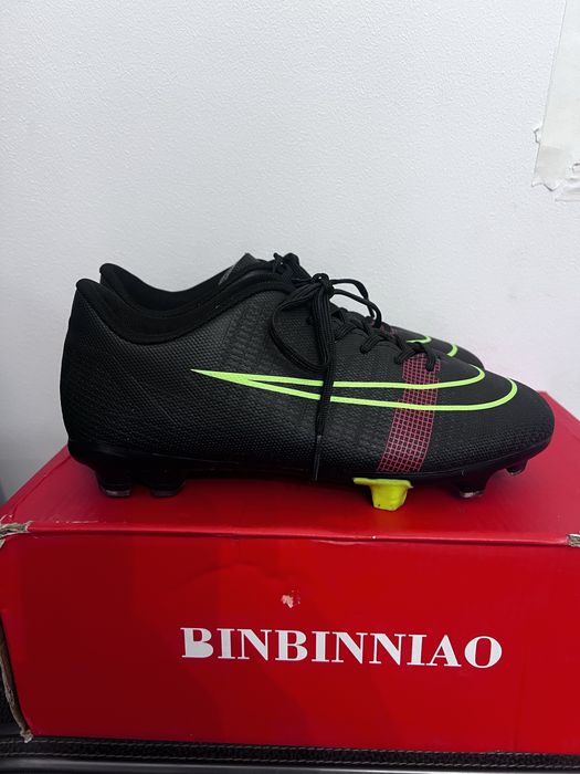 Бутсы футбольные