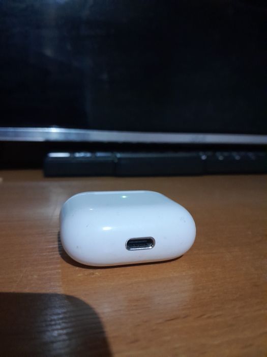 Продам AirPods 3