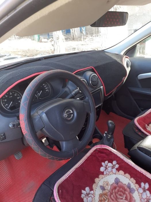 Продам машину ниссан