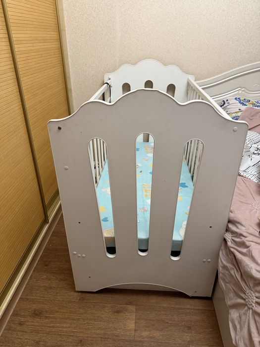 Продам детскую кроватку