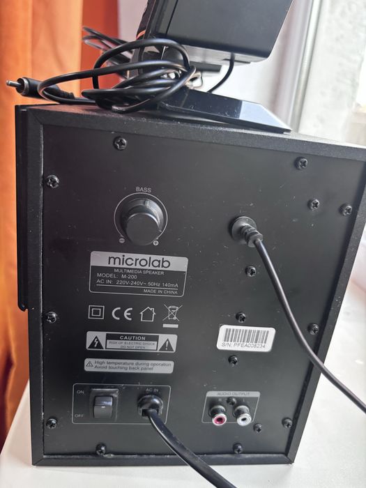 Microlab M-200 2.1 — сабвуфер + 2 колонки + пульт громкости