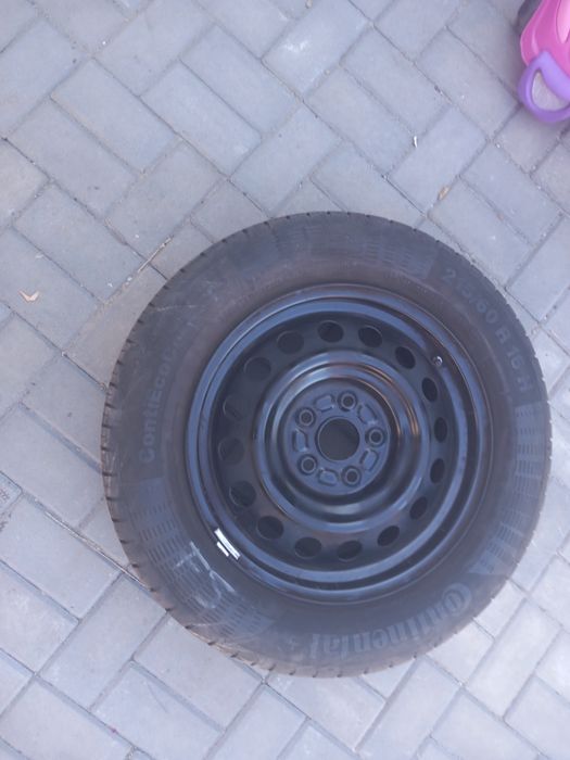 Vând jante tabla/otel /Suzuki cu cauciucuri Continental 215/60/16