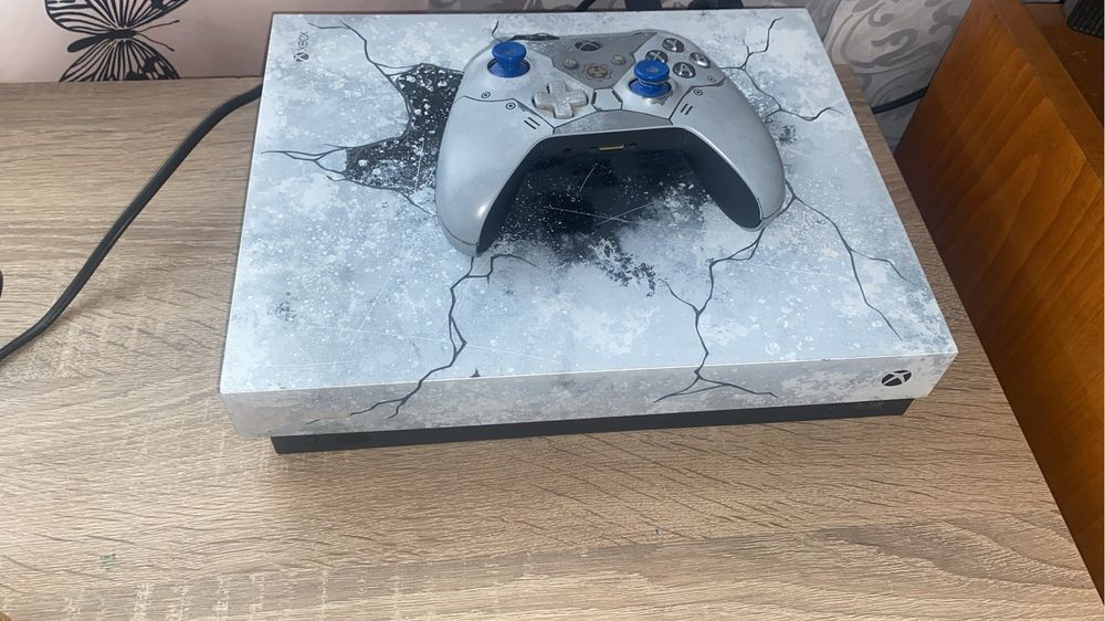xbox one x console 1TB  gears 5 ed.