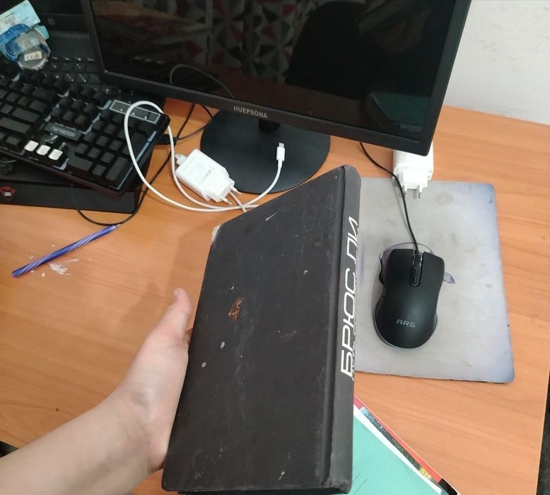 Продам книгу брюс ли