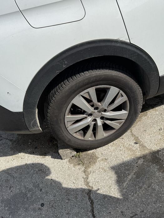 На части Peugeot 5008 1.2 бензин ръчка  208 000 km., 2019 година