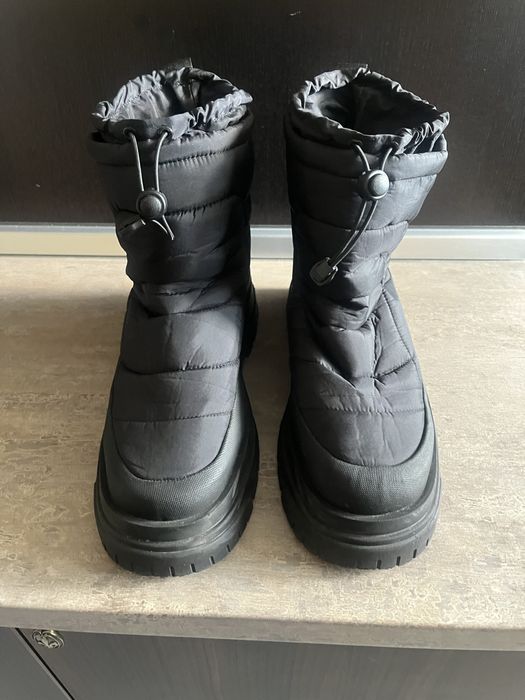 Ghete AXEL ARIGATO, autentice , impecabile