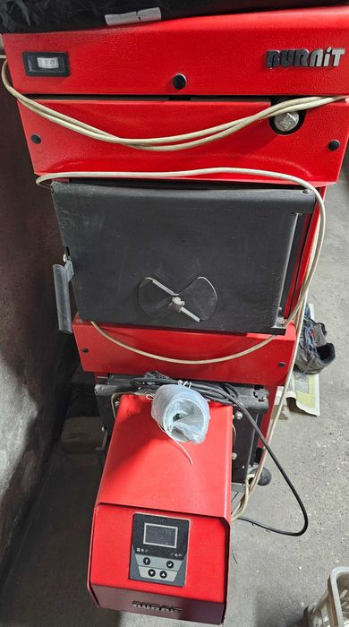 Котел за отопление на пилети с горелка