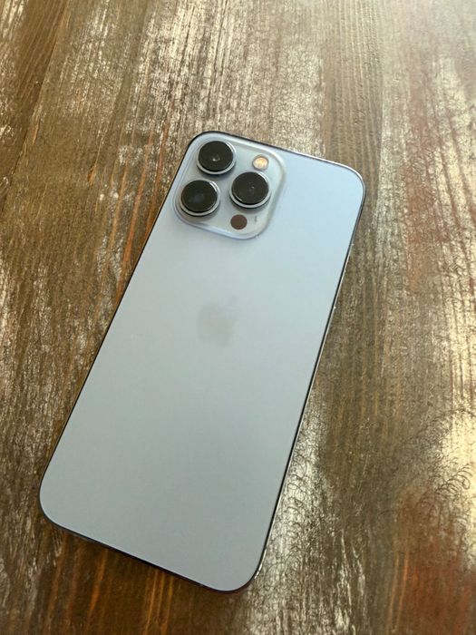 iPhone 13 Pro запазен