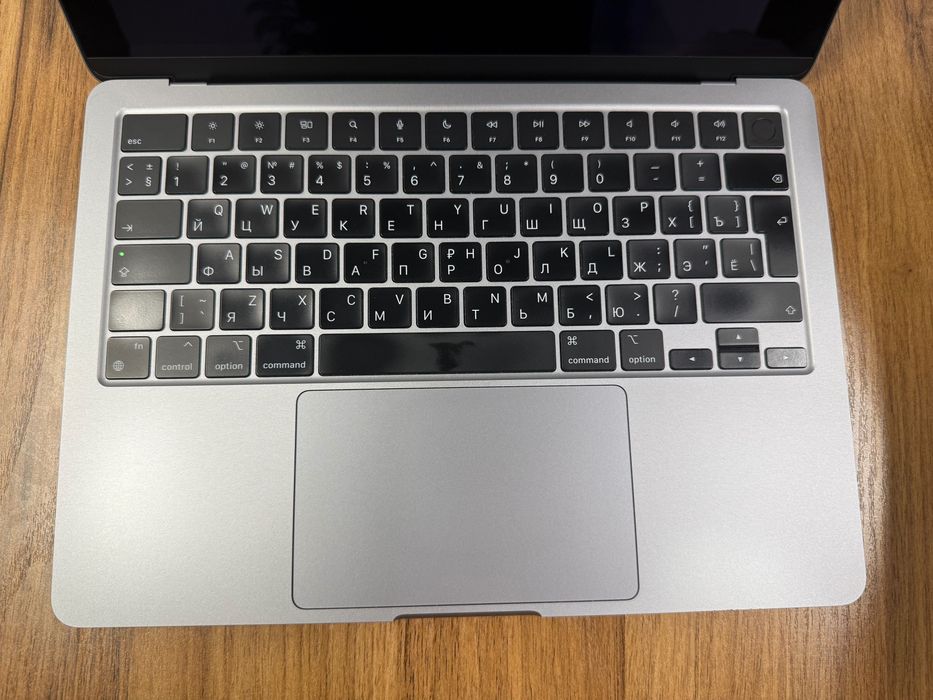 Продам MacBook Air M2 13 (8/256), Space Gray