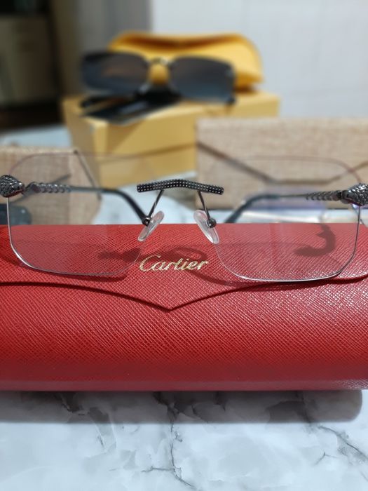 Продаю женские солнцезащитные очки