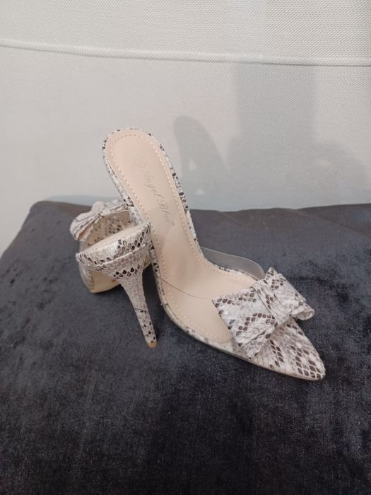 Vand saboti eleganti