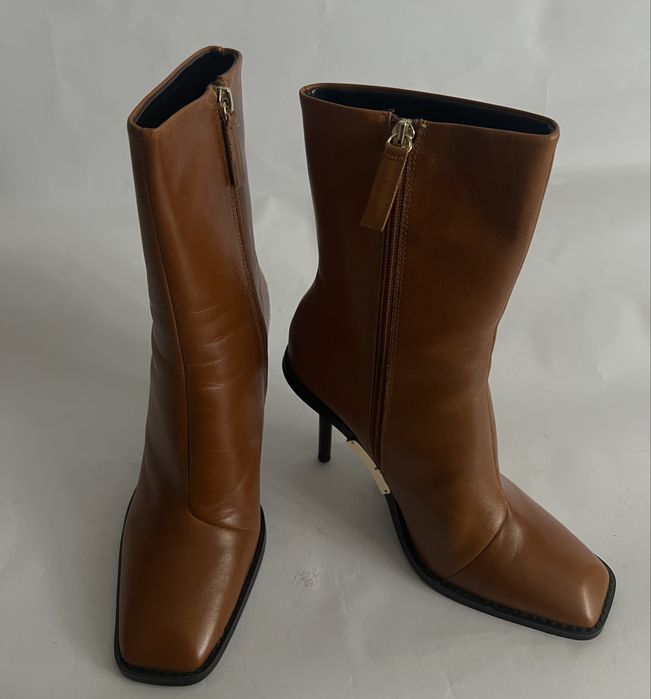 Cizme cu toc din piele