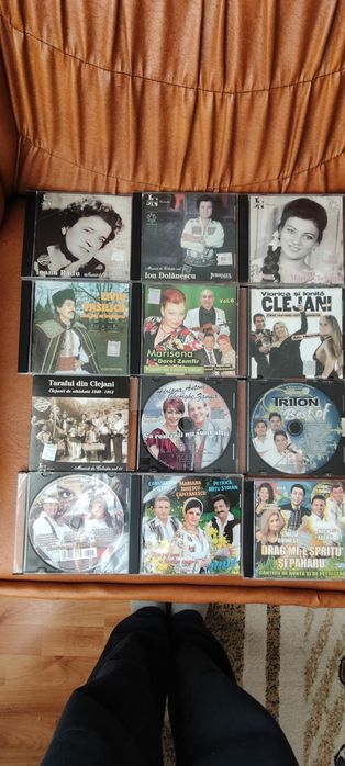Cd-uri cu muzica de diferite genuri si  cd-uri de colectie