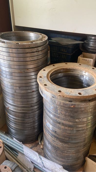 Продам флянцы разные диаметры