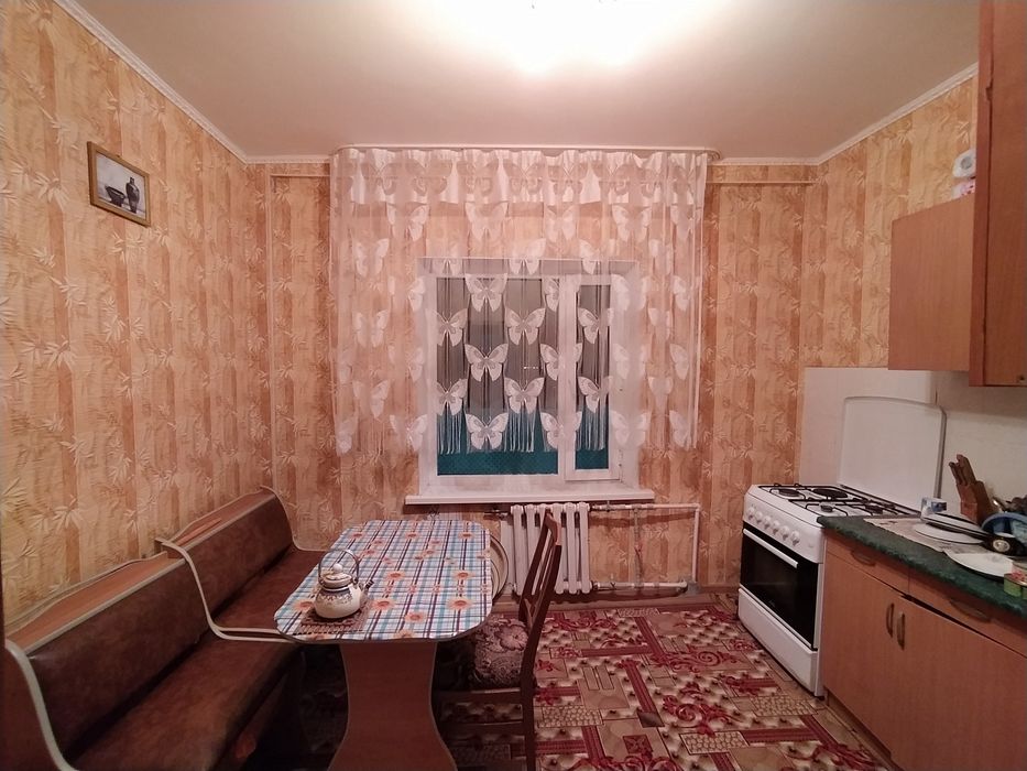 Продаётся 4 комнатная квартира,