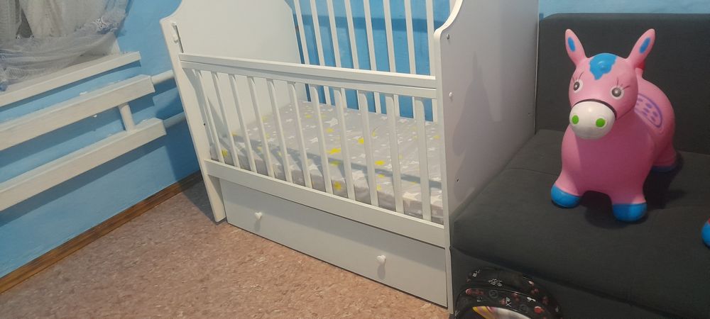 Продаётся детская кроватка