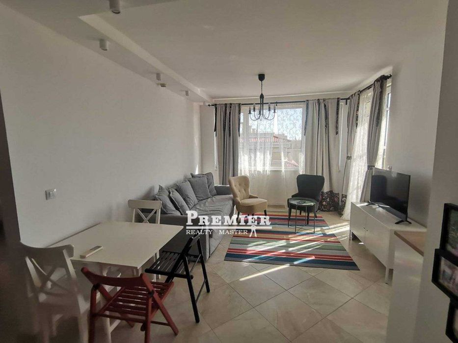 Уютен тристаен апартамент до брега на морето в Черноморец