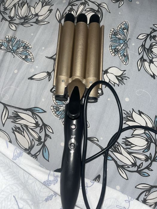 тройная плойка для волос хорошо крутит волосы