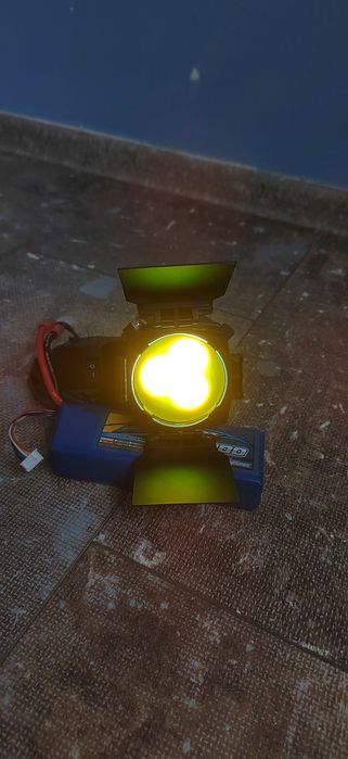 LED видео осветление