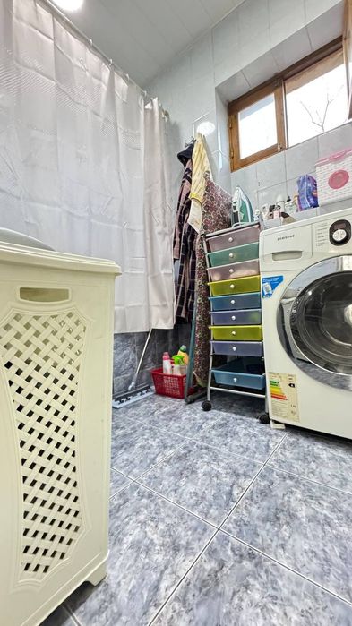 Продаётся 2х-комн квартира 2/3/4 кирпичный дом, 77 серия