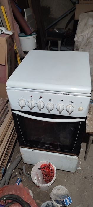 Продам газ плиту